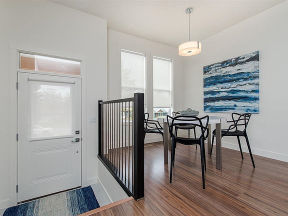 2nd image of 45455 Spadina Ave #6