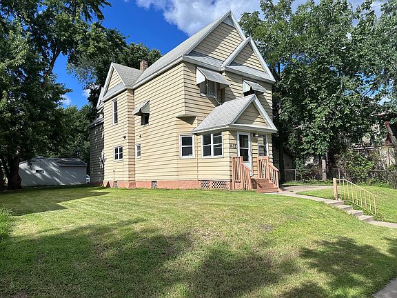 2nd image of 1633 Taylor Ave W APT 3