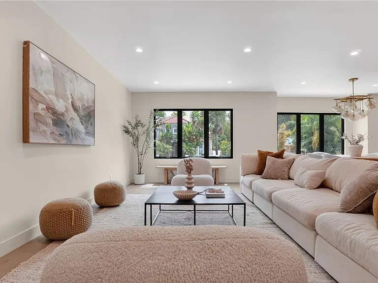 4819 Genesta — Photo 24