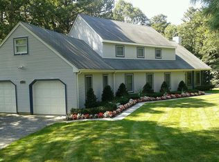 136 Raynor Rd, Ridge, NY 11961