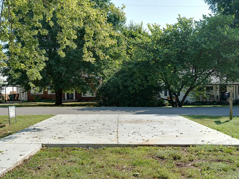 Hayden Dr — Photo 32