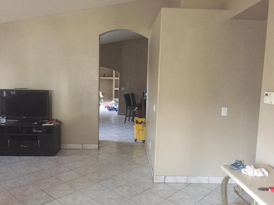 1st image of 922 E Calle Adobe Ln