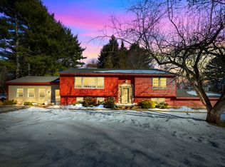 20 Crestwood Rd, Cumberland, ME 04021