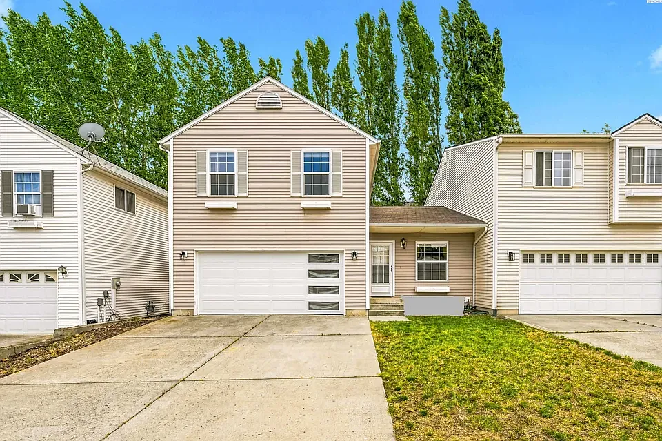 333 NW Parr Dr