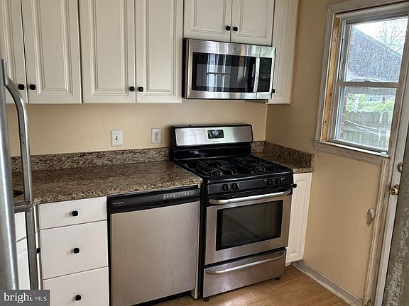 2nd image of 8640 Hoerner Ave