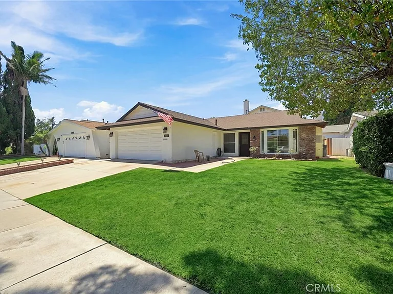 17611 Leslie Ave — Photo 5