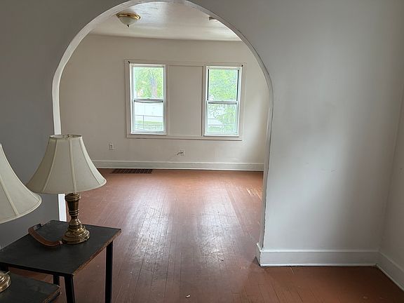 5th image of 22 Stephens Ct Floor 1
