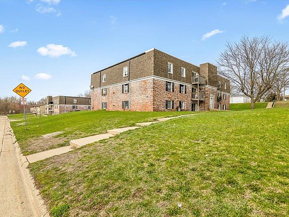4th image of 3120 Jacqueline Dr Unit 11
