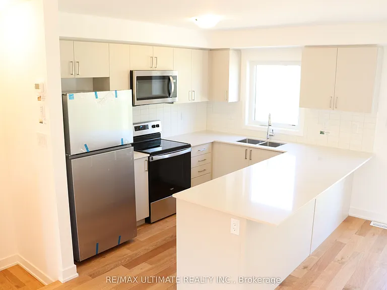 61 Flan Blvd — Photo 16