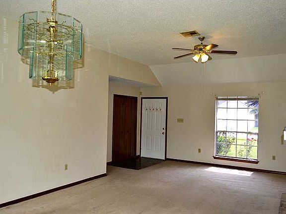2nd image of 733 Lemoyne Dr