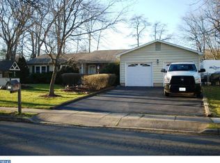 38 Crestwood Dr, Hamilton, NJ 08690