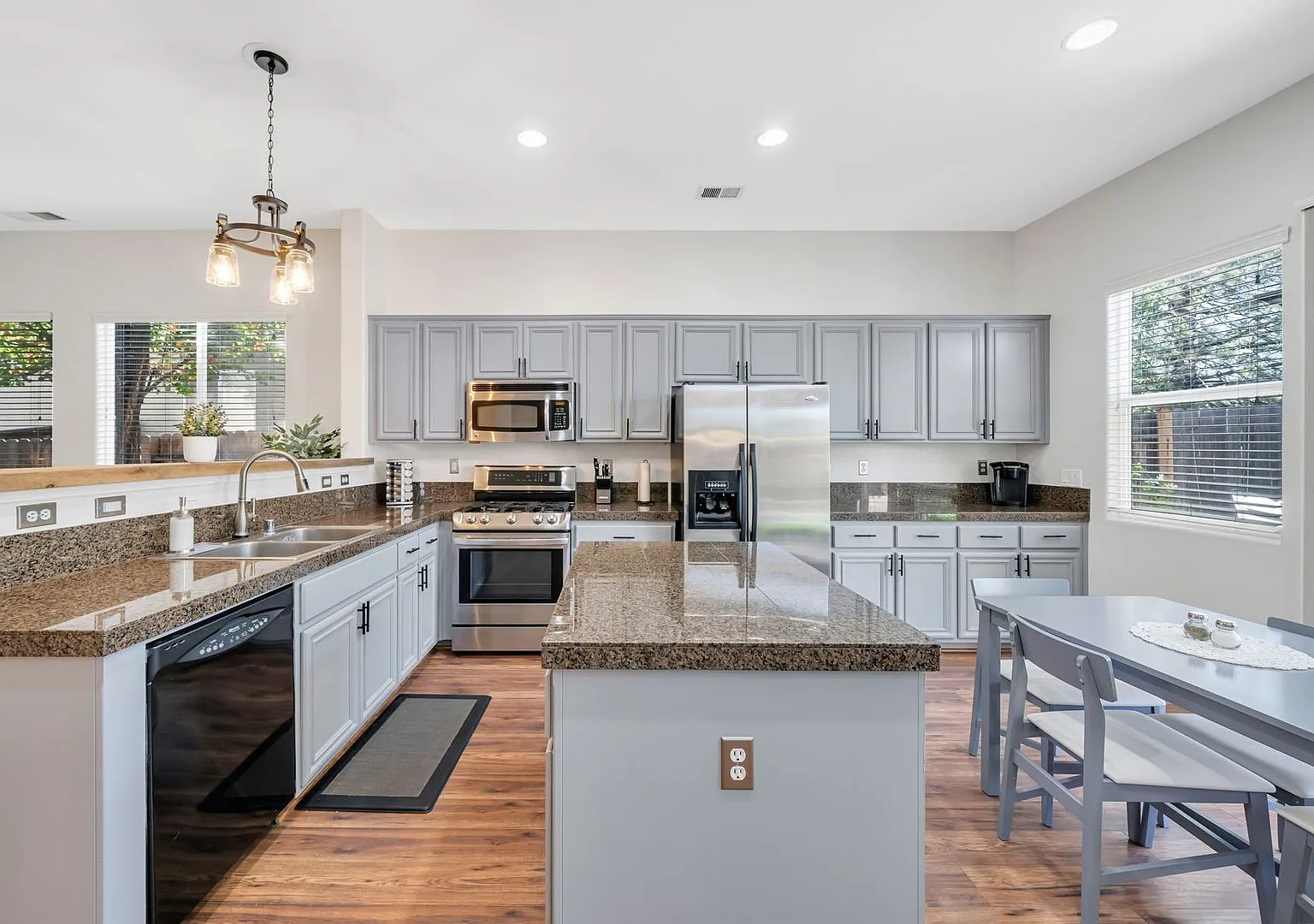 South Town Fully Furnished Home! — Photo 1