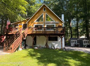 109 Marthas Ln, Pocono Lake, PA 18347