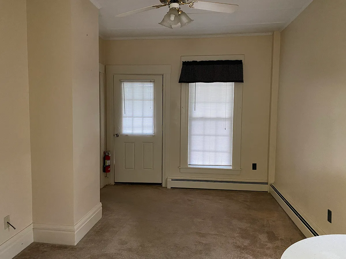 Building Photo - 163 Pleasant St #1R