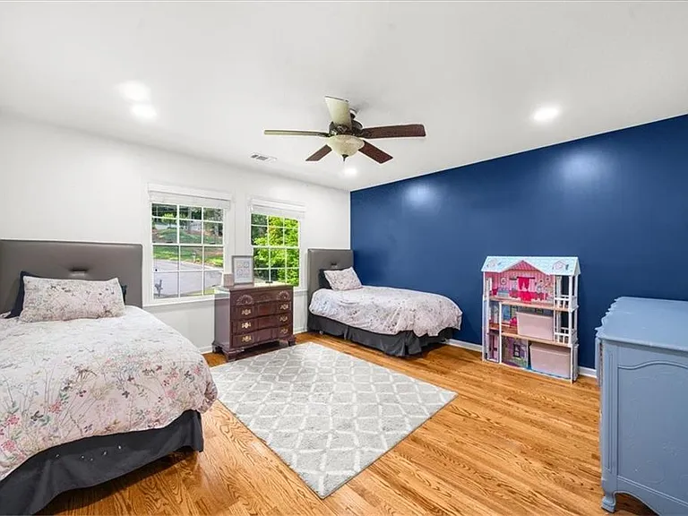 5667 Colton Dr — Photo 36