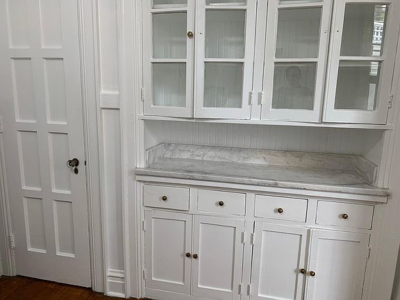 4th image of 1324 Briarcliff Rd #1