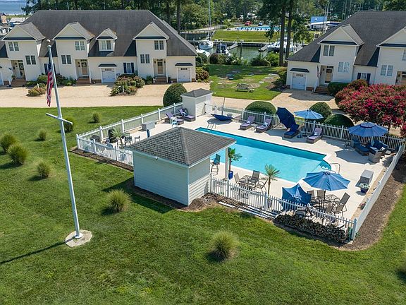 4th image of 1022 Fishing Bay Rd #3