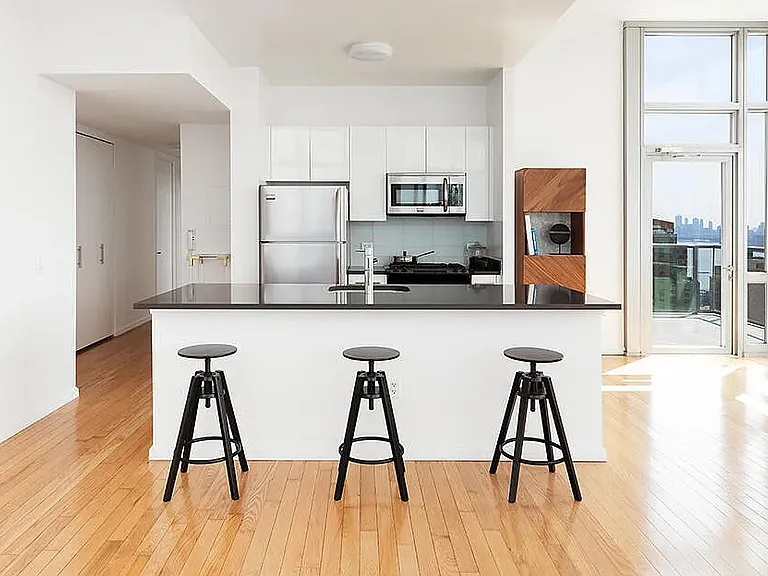 4615 Center Blvd #1105 — Photo 7