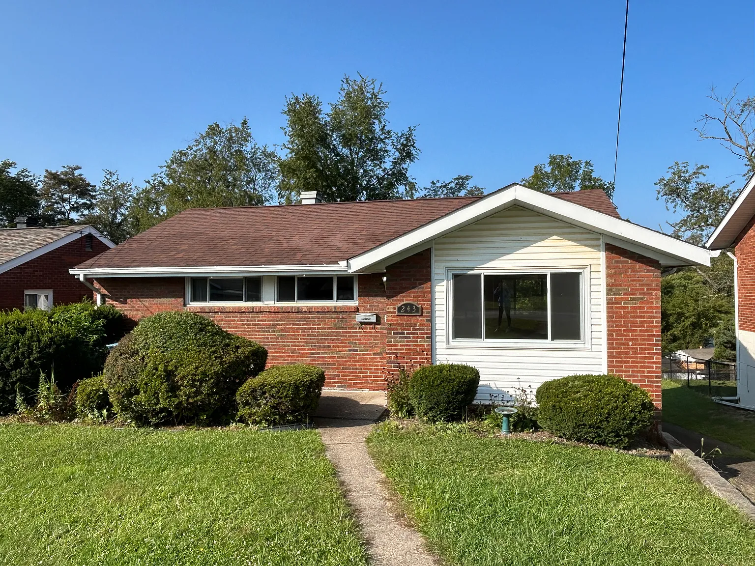 243 Kingston Dr photo 1