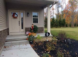 24 Canterbury Ln, Delmar, NY 12054