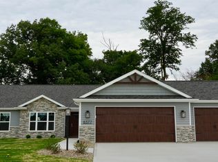 8377 Caverango Blvd, Fort Wayne, IN 46815