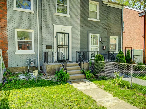 715 E 105th Pl, Chicago, IL 60628