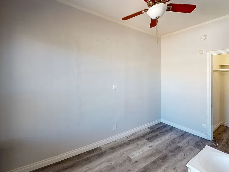 GRM - Gramercy Apartments — Photo 11