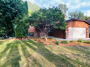 3244 Monterey Ave, Vadnais Heights, MN 55127