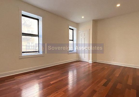 3rd image of 30 Cooper St #1H