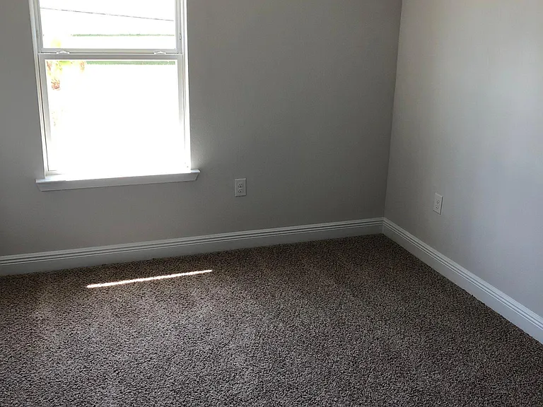 7689 Shadow Lake Dr — Photo 12
