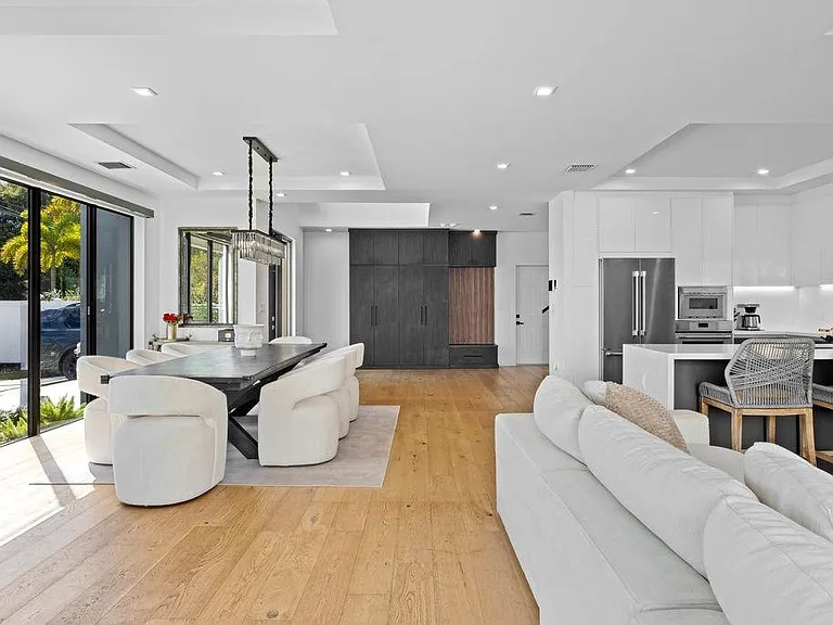 705 SW 8th Ter — Photo 22