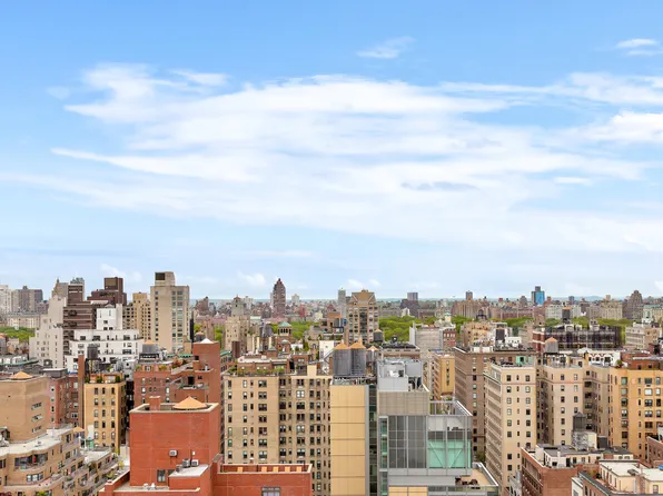 1438 Third Avenue image 8 of 11