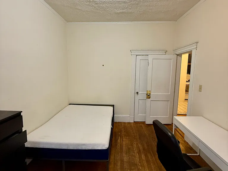 59 Burbank St #2 — Photo 4