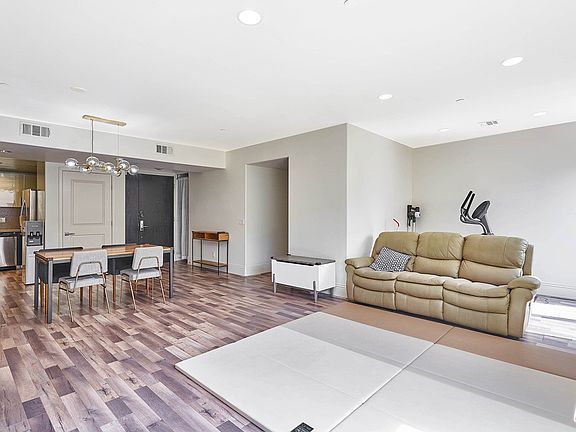 3rd image of 147 N Berendo St #203
