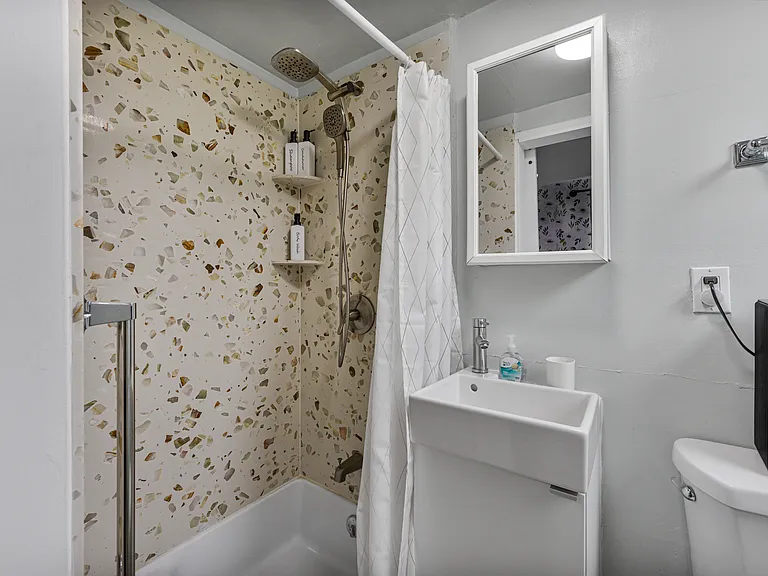 1325 Sacramento St #1 — Photo 43