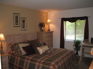 214 Seawind Dr APT E, Ballwin, MO 63021