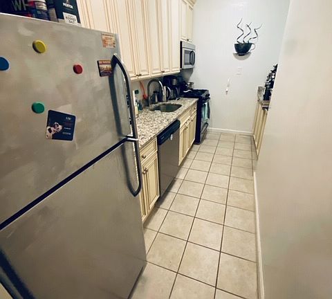 5th image of 242 E 87th St APT 4K