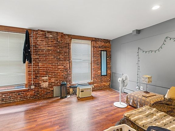 4th image of 100-102 Main St #3