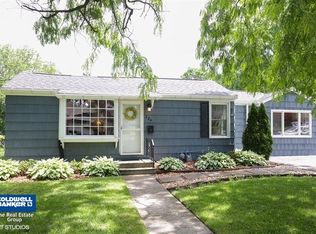 324 N Walnut St, Sycamore, IL 60178