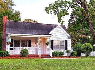 307 W 2nd Ave, Red Springs, NC 28377