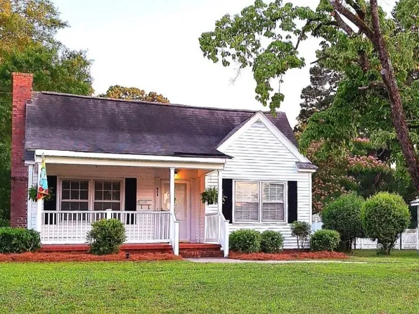 307 W 2nd Ave, Red Springs, NC 28377