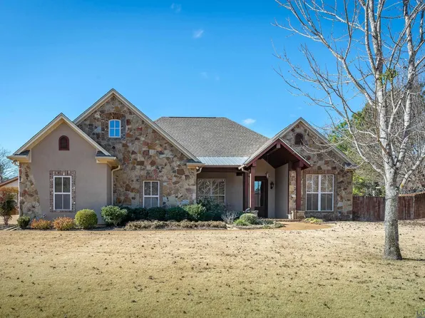 130 Timber Falls Dr, Longview, TX 75605