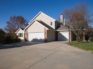 1900 W Dunraven Ln, Lincoln, NE 68523