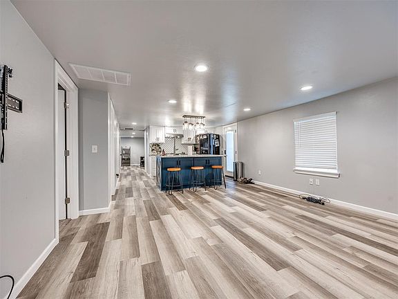 4th image of 1 NW 7th St