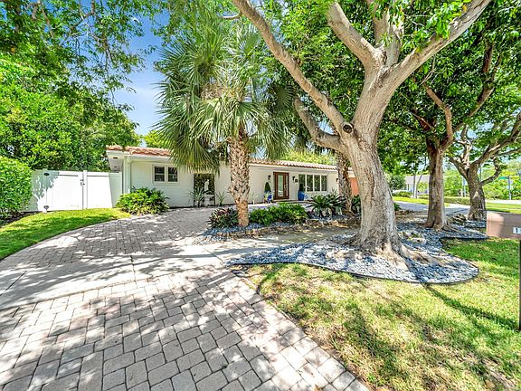 2nd image of 1925 SE 25th Avenue