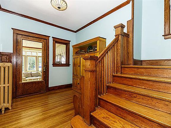 3rd image of 506 S Elmwood Ave