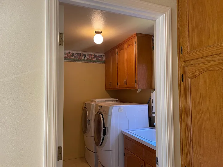 Chelsea Ln — Photo 21