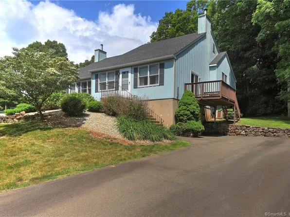 65 Valley View Drive, Hamden, CT 06518