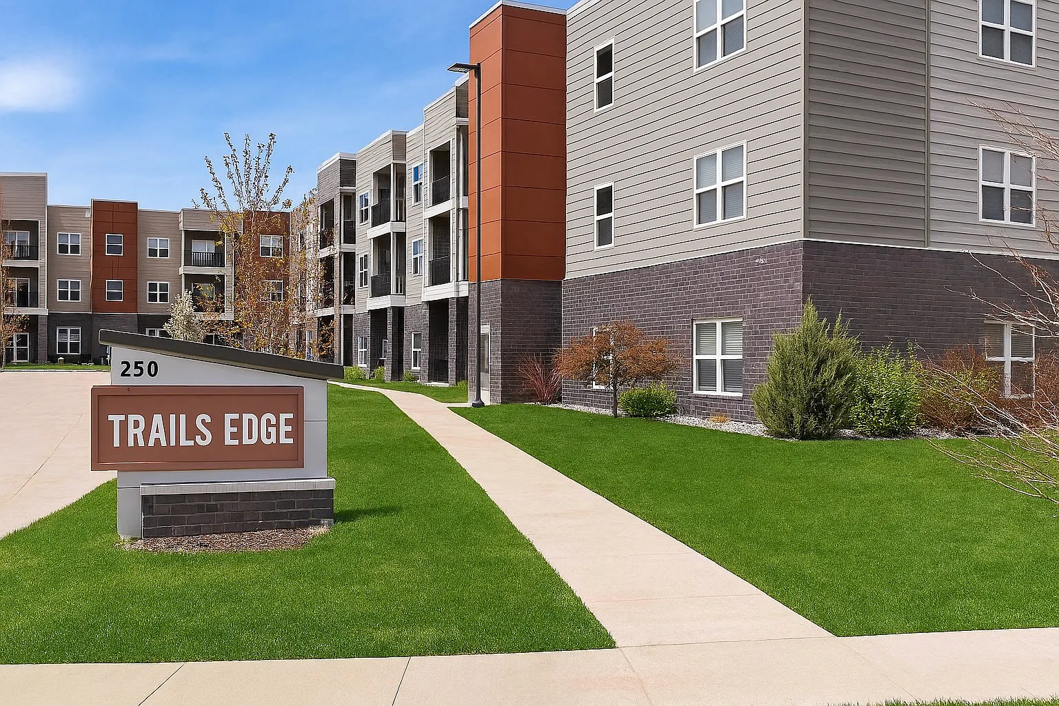 Trails Edge — Photo 2