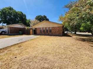 3211 Eastridge Dr, Haltom City, TX 76117